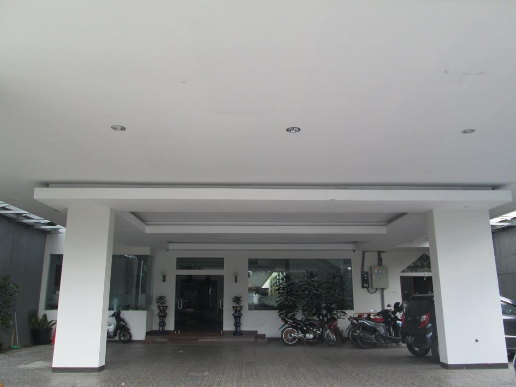 Emia Hotel Bandung Exterior foto